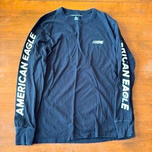 American Eagle Long Sleeve T-shirt